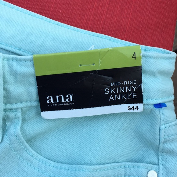 a.n.a light blue distressed Jeans - Picture 2 of 6